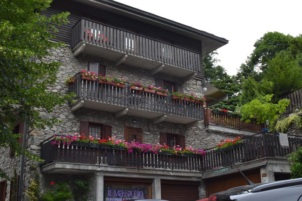 Maison Du Tata Antey-Saint-Andre Exterior photo